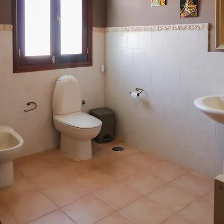 Domingo & Lola's Corner Chalet