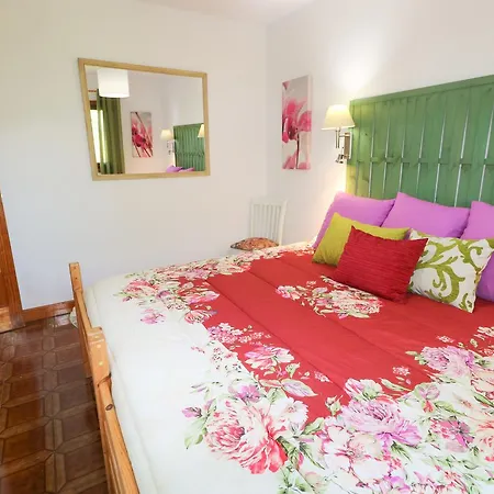 Chalet Domingo & Lola's Corner